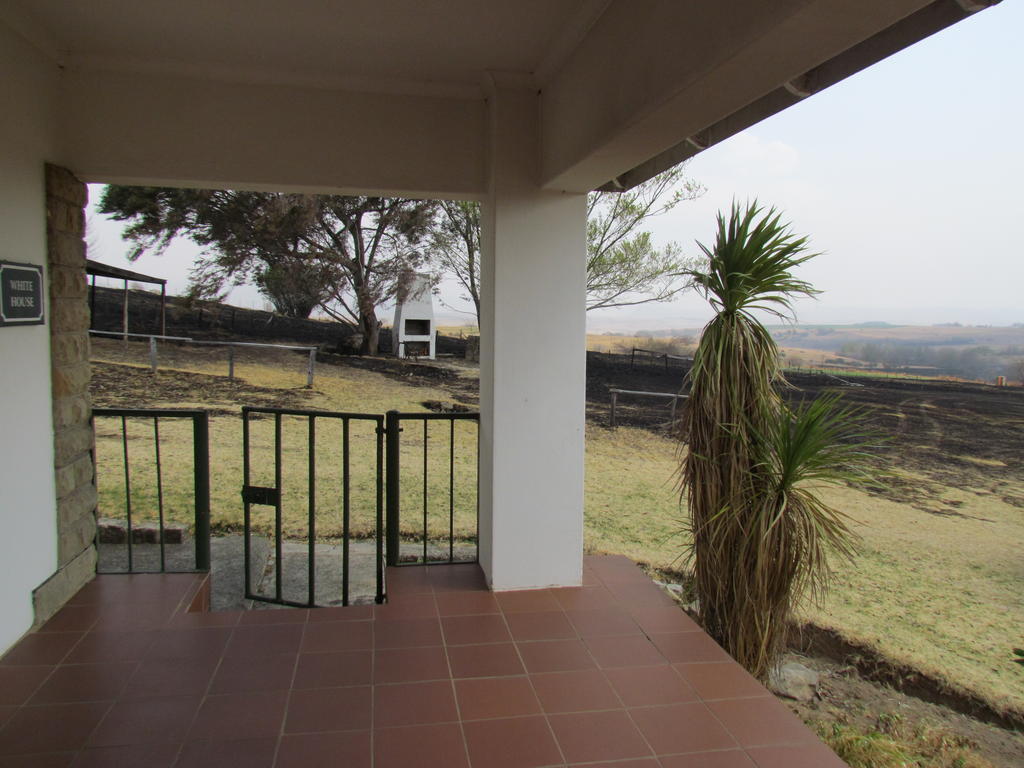 Pumula Guest Farm Villa Fouriesburg Exterior photo