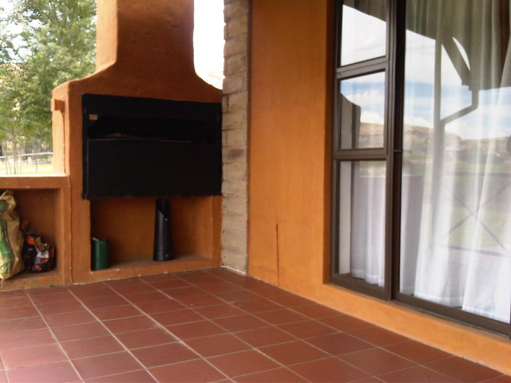 Pumula Guest Farm Villa Fouriesburg Exterior photo